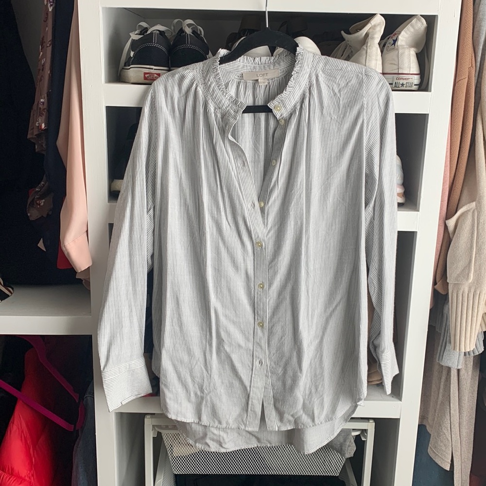 Ruffle collared shirt